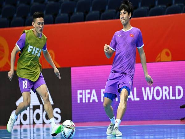 Bóng đá VN 22/9: Futsal Việt Nam thoải mái tâm lý trước trận gặp Nga Bóng đá VN 22/9: Futsal Việt Nam thoải mái tâm lý trước trận gặp Nga