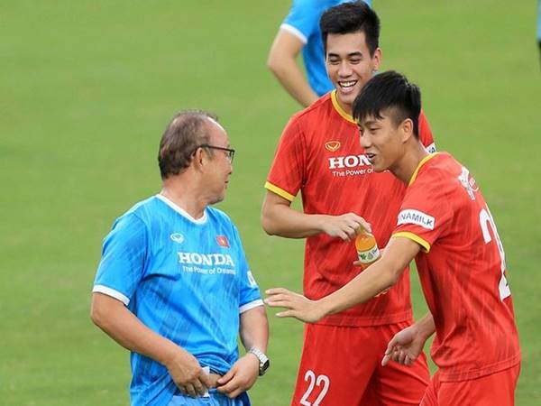 Bóng đá VN 4/10: Trụ cột ĐT Việt Nam khiến NHM thót tim Bóng đá VN 4/10: Trụ cột ĐT Việt Nam khiến NHM thót tim