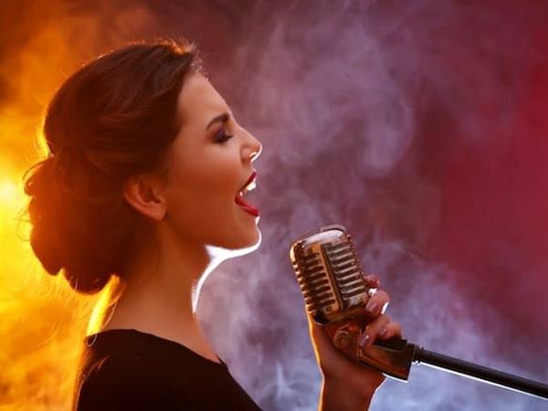 Nằm mơ thấy ca hát nên chọn lô con gì giúp bạn trúng lớn Nằm mơ thấy ca hát nên chọn lô con gì giúp bạn trúng lớn