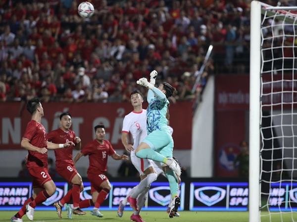 Bóng đá VN 16/6: Hãy cho HLV Philippe Troussier thêm thời gian Bóng đá VN 16/6: Hãy cho HLV Philippe Troussier thêm thời gian