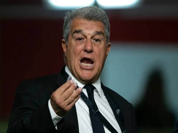 Tin Barca 3/8: Chủ tịch Barca chỉ trích các cầu thủ sang Ả Rập Tin Barca 3/8: Chủ tịch Barca chỉ trích các cầu thủ sang Ả Rập