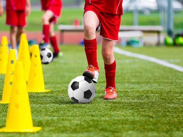 Mách bạn kỹ thuật rê bóng trong bóng đá cơ bản Mách bạn kỹ thuật rê bóng trong bóng đá cơ bản