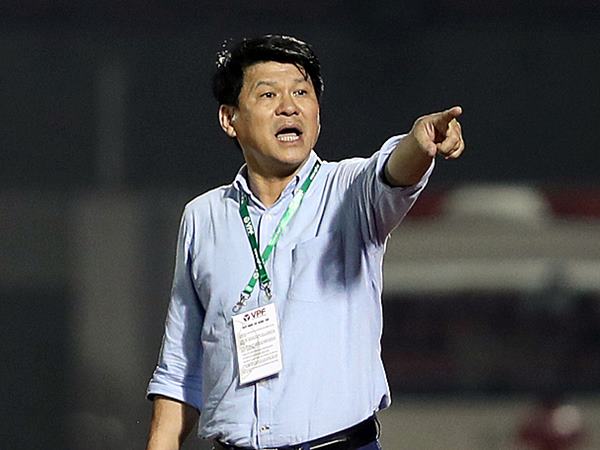 Bóng đá VN 14/5: Bầu Đức khó xử vì HLV Vũ Tiến Thành Bóng đá VN 14/5: Bầu Đức khó xử vì HLV Vũ Tiến Thành
