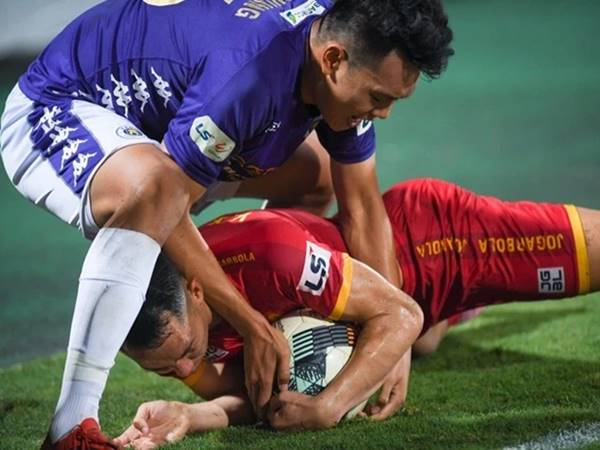 Giải mã câu giờ là gì? Nghệ thuật kéo dài thời gian trên sân cỏ Giải mã câu giờ là gì? Nghệ thuật kéo dài thời gian trên sân cỏ