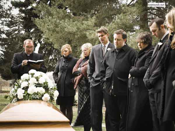 Đi đường thấy đám ma mua vé số con gì may mắn