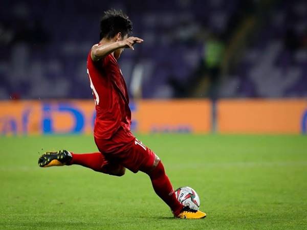 Những cầu thủ nổi tiếng sở hữu cú sút xa uy lực lực