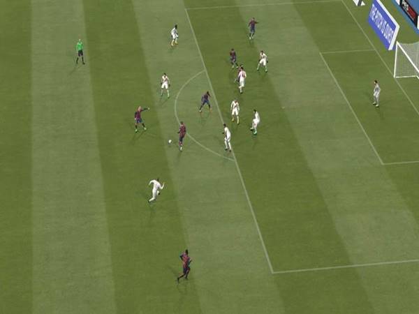 Bật mí cách kéo giãn hàng phòng ngự của đối phương Bật mí cách kéo giãn hàng phòng ngự của đối phương